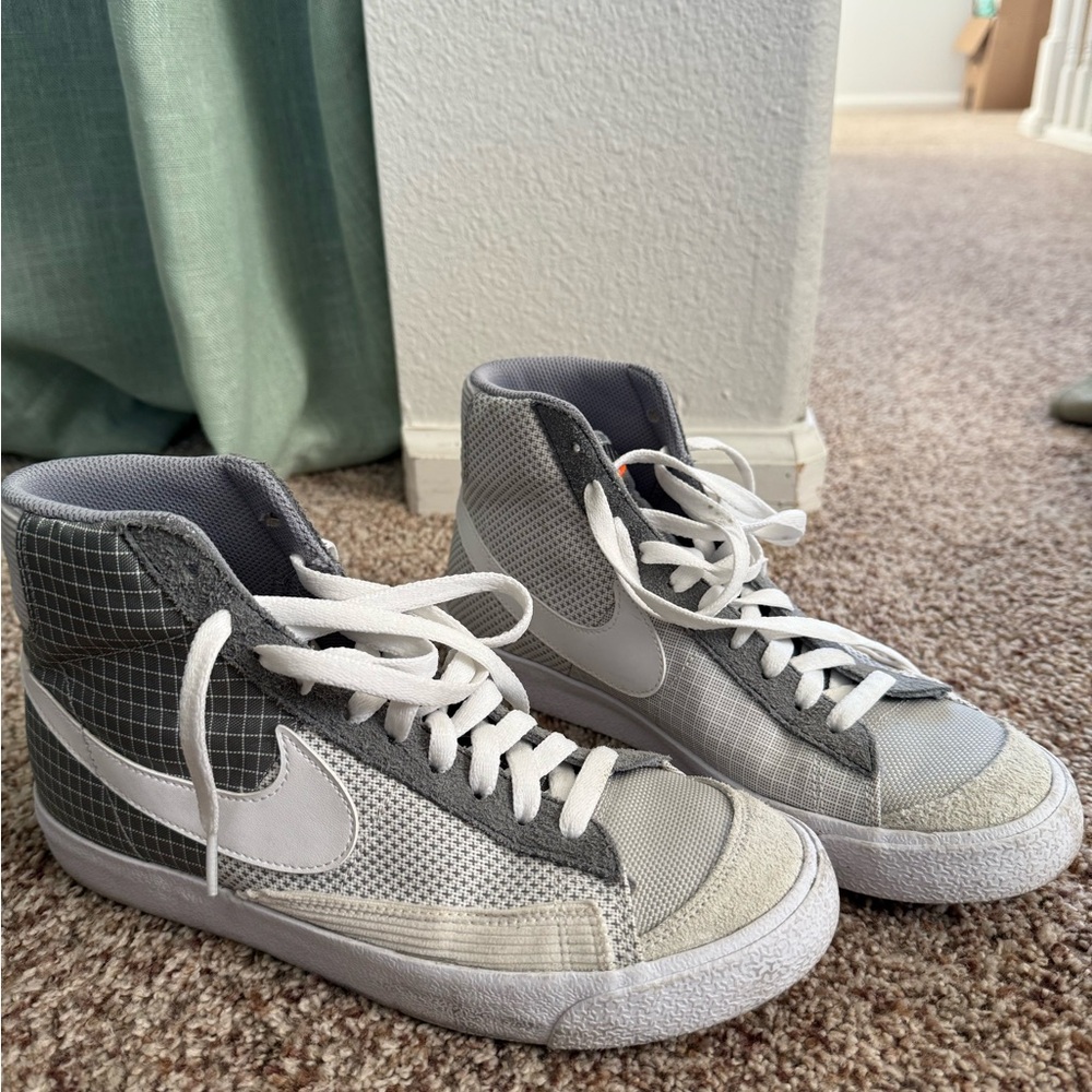 Nike Blazer Mid 77 Patch Smoke Gray White Running Shoes Mens Size 7.5